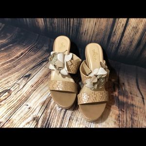Sbicca Shoes - Cute Sbicca cork Natural heels size 8 Sbicca Shoes - Cute Sbicca cork Natural heels size 8